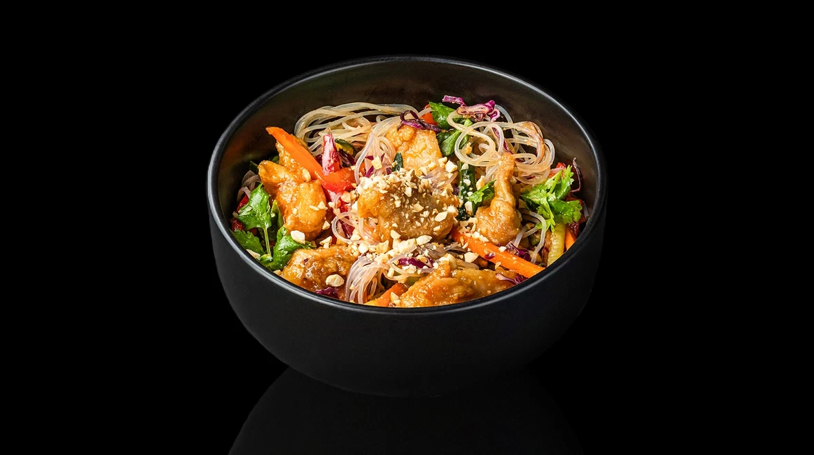Страва Салат з холодною рисовою локшиною та куркою меню EatSushi в Кропивницькому Салат з холодною рисовою локшиною та куркою меню EatSushi в Кропивницькому